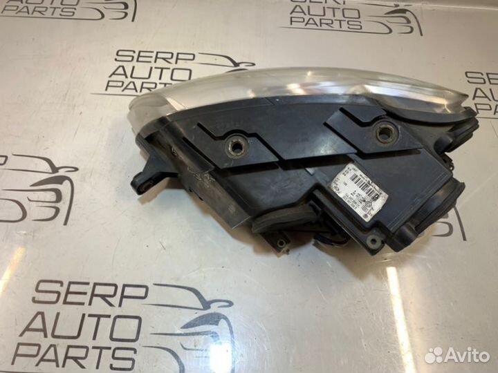 Фара передняя правая Volkswagen Passat B6 2.0 BMR