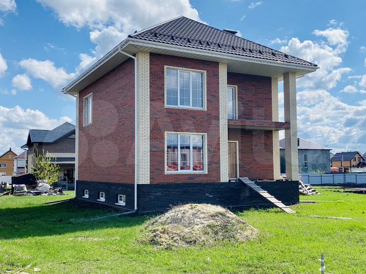 Дом 180 м² на участке 8 сот.