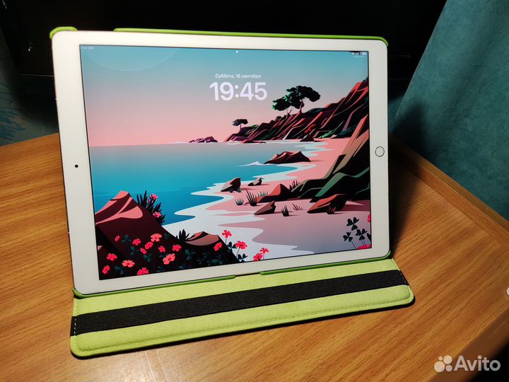 iPad Pro (12.9-inch) (2nd generation) Wi-Fi + Cell