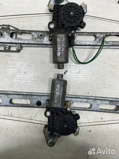 Стеклоподъемник передний L R W168 Mercedes