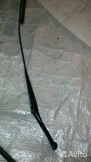 Поводок стеклоочистителя правый Fiat Punto б/у