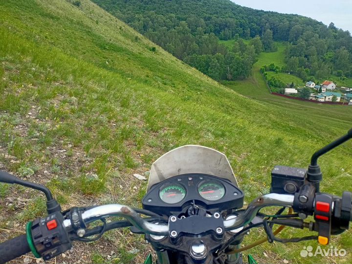 Продам эндуро мотоцикл 200 кубов