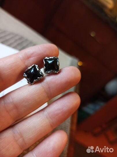 Серебряные серьги-пусеты с ониксом