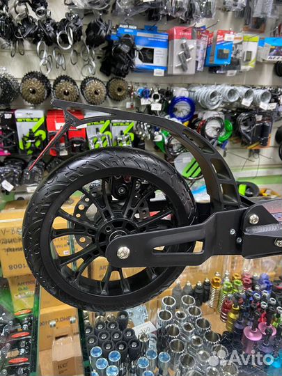 Самокат с дисковым тормозом