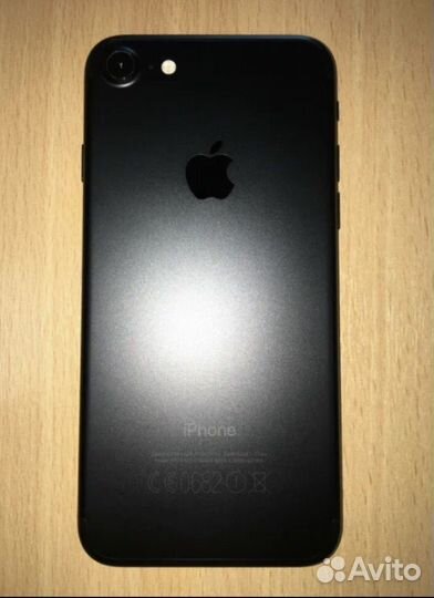 Телефон iPhone 7