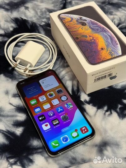 iPhone Xs, 256 ГБ