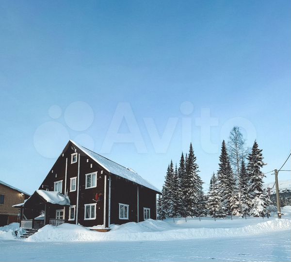 Коттедж 210 м² на участке 12 сот.