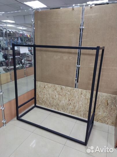 Стойка для одежды