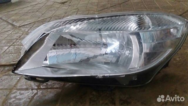 Фара левая и правая для Fabia 2 Разбито стекло