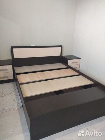 Спальный гарнитур