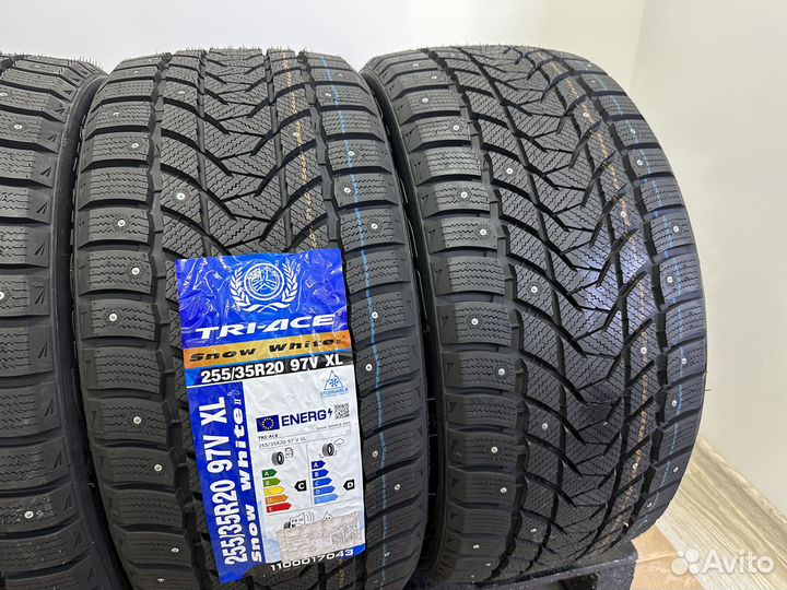Tri Ace Snow White II Stud 255/35 R20 97V