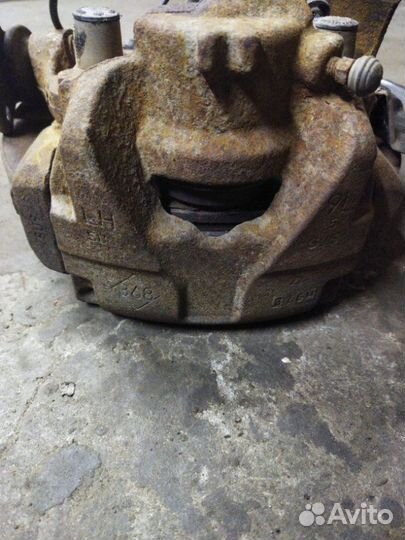 Кулак поворотный передний левый Renault Fluence