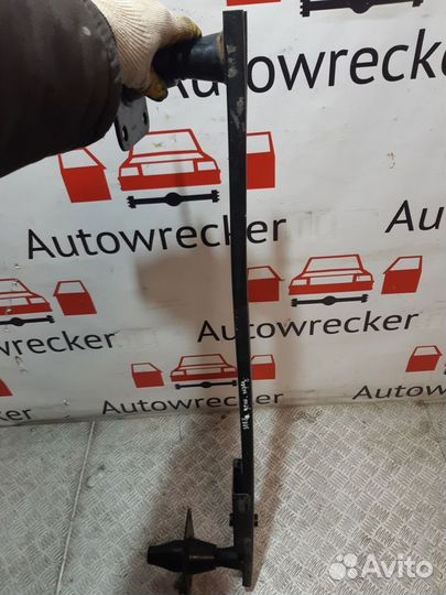 Усилитель переднего бампера Peugeot 3008