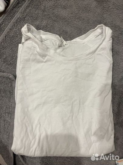 Белая футболка