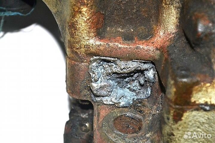 Суппорт ведущего моста, левый iveco EuroStar (01.9