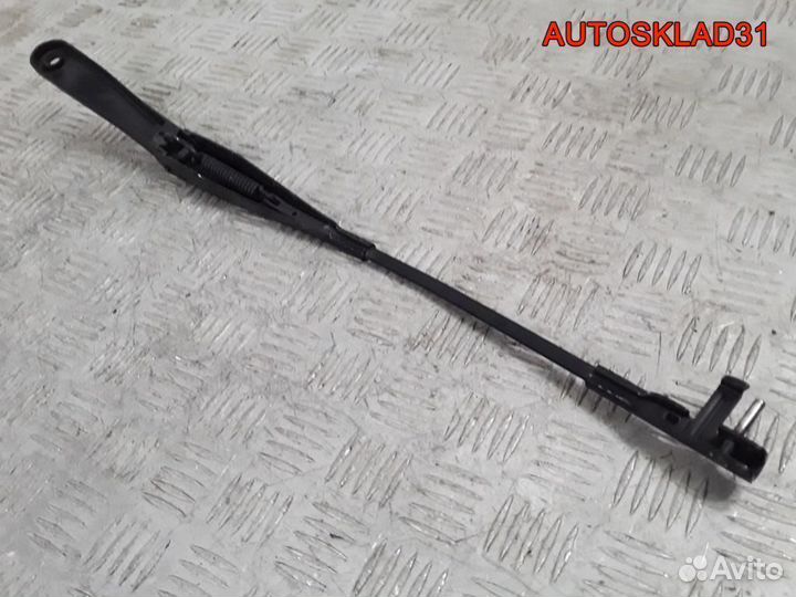 Поводок стеклоочистителя левый Opel Astra H