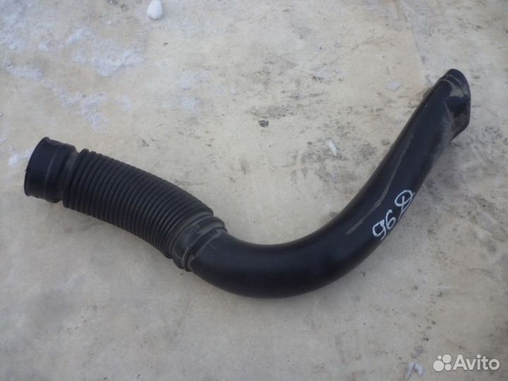 Патрубок воздушного фильтра renault Logan 2005-201