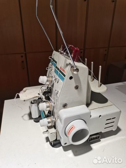 Швейная машина оверлок мкб-1