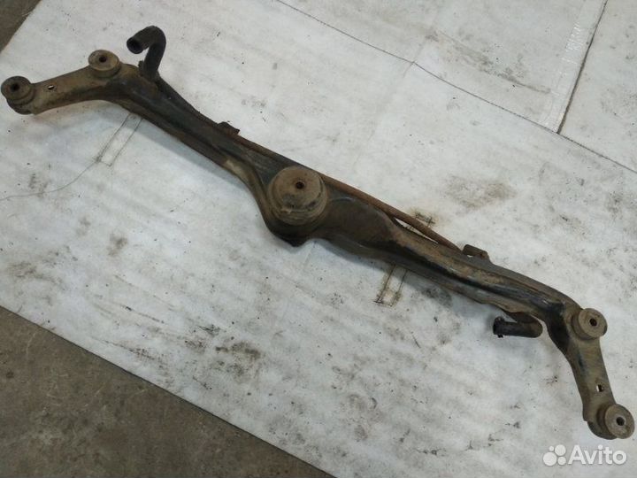 Балка подрадиаторная передняя Volkswagen Golf 3