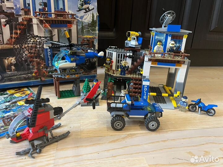 Конструктор lego City 60174 Полицейский участок