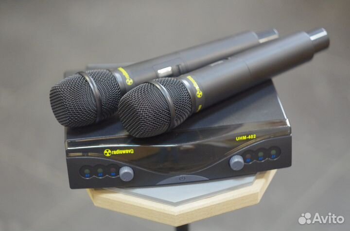 Radiowave UHM-402 радиосистема с 2 ручными микр