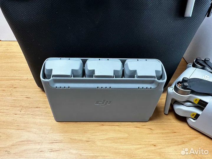 Квадрокоптер DJI Mavic Mini 2 Combo