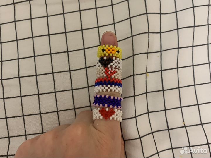 Кольца и фигурки из бисера