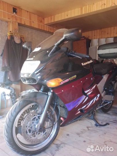 Мотоцикл ZZR 1100 2000г