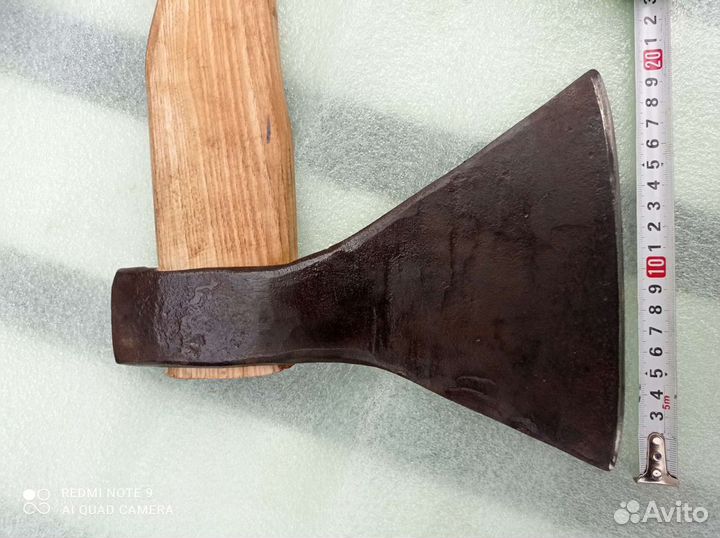 Старинный кованый топор для рубки мяса