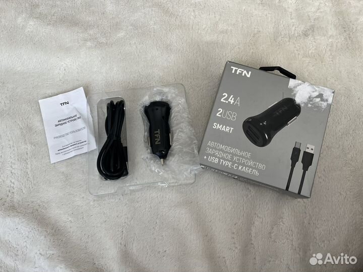 Автомобильное зарядное устройство с кабелем