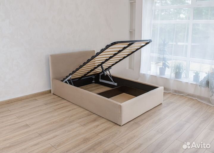 Кровать с подъемным механизмом