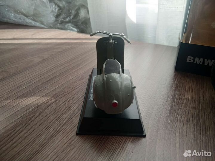 Модель мотороллера piaggio Vespa 125