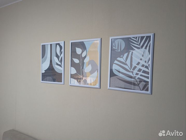 Три фоторамки с постерами