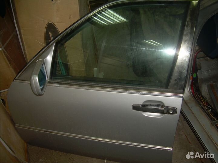 Продам дверь водительскую Mercedes-Benz W140
