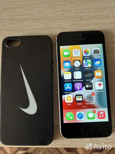 iPhone SE, 32 ГБ