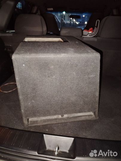 JBL сабвуфер с усилителем