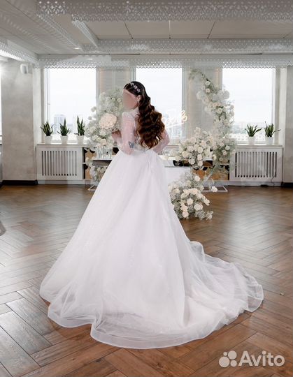 Свадебное платье