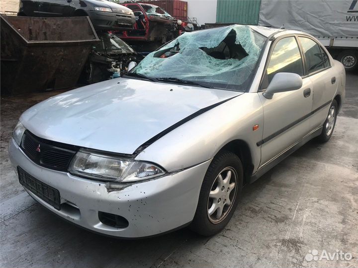 Разбор на запчасти Mitsubishi Carisma