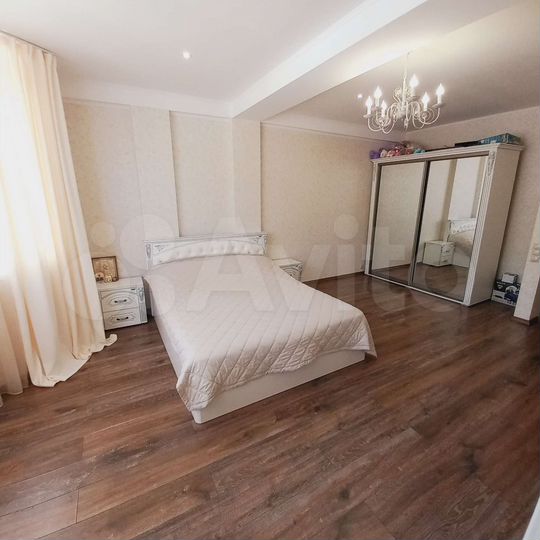 2-к. квартира, 71 м², 4/5 эт.