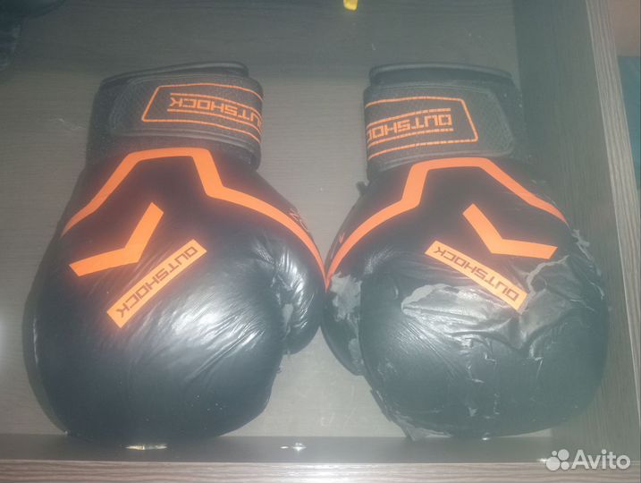 Боксерские перчатки 14 oz
