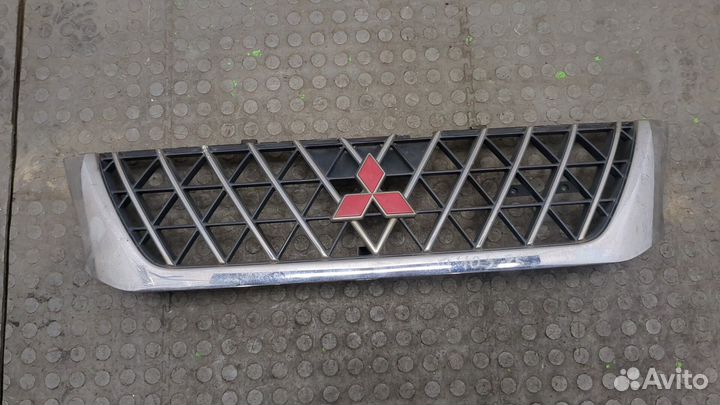 Решетка радиатора Mitsubishi L200, 2003