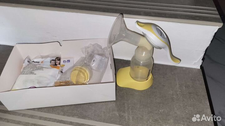 Молокоотсос medela ручной