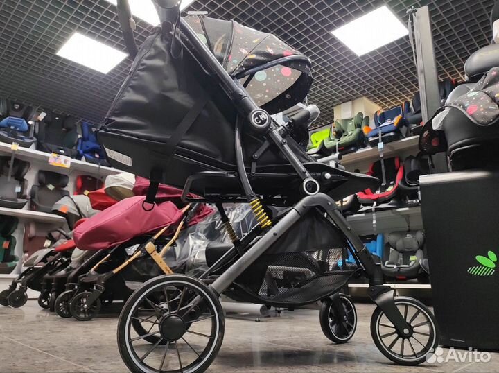 Прогулочная коляска luxmom 525 с перекидной ручкой