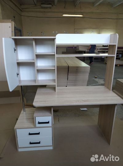 Стол письменный компьютерный новый в наличии