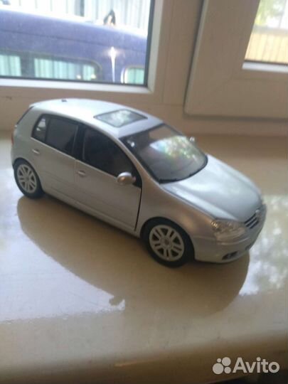 Модель 1/18 volkswagen golf