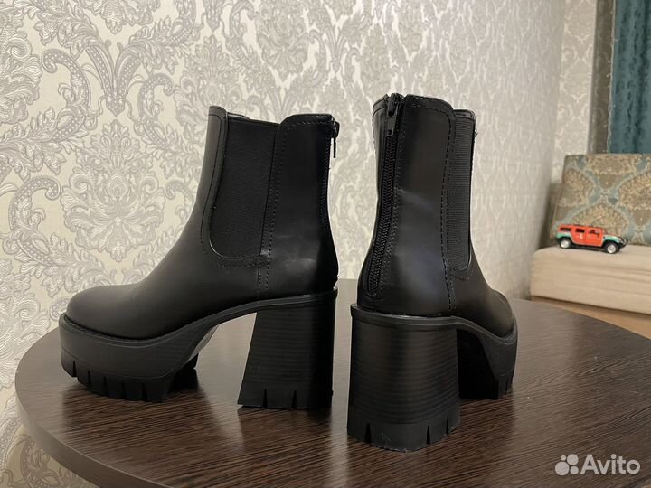 Ботинки женские