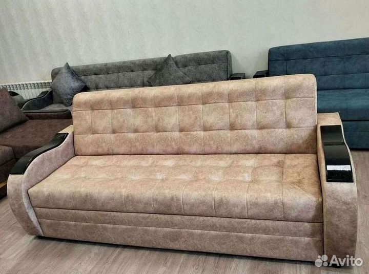 Прямой диван в наличии