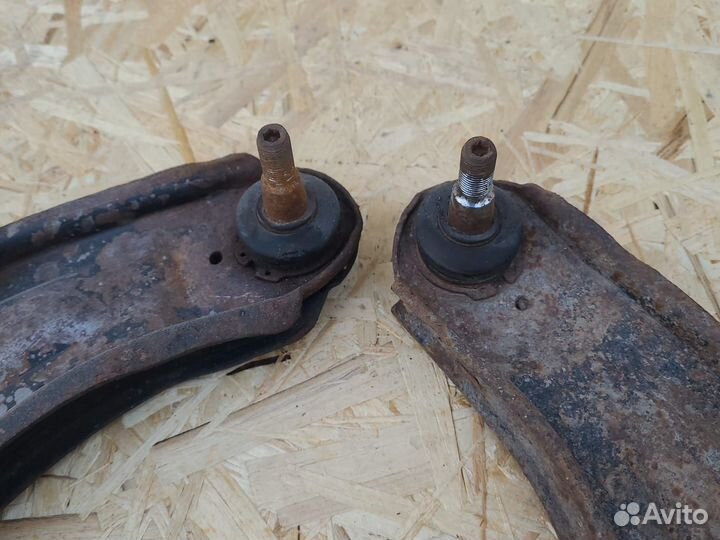 Рычаг передний Hyundai Lantra J2 95-99