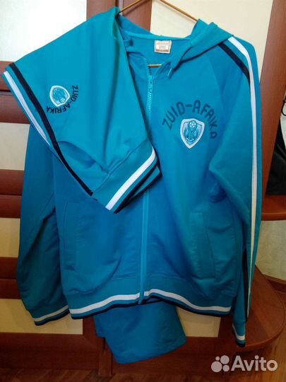 Спортивный костюм женский