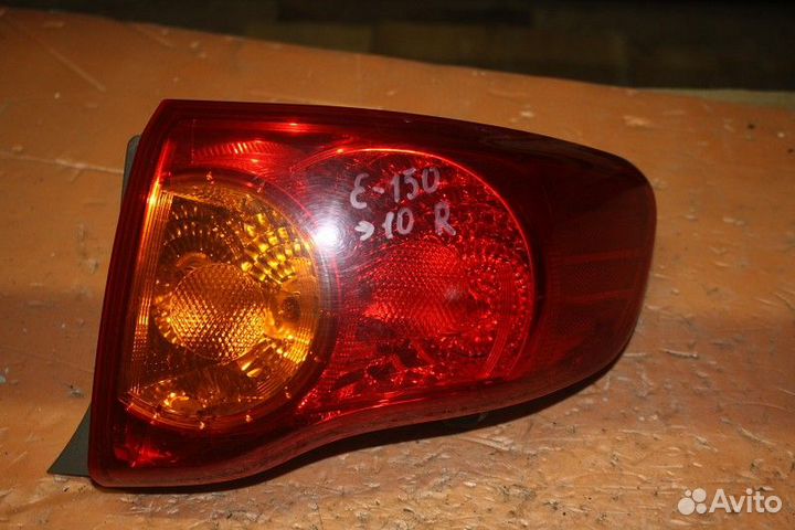 Фонарь задний наружный правый Toyota Corolla X (20